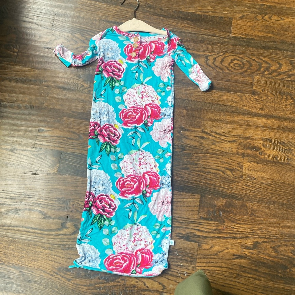 Posh peanut infant gown 0-3 months sleep sack